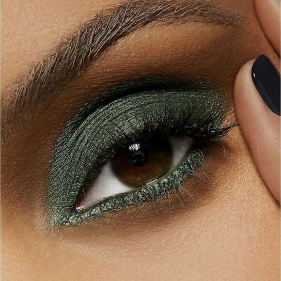 MAC Frost That's Showbiz Baby Eyeshadow (warm dark green frost) - Picture 7 of 14